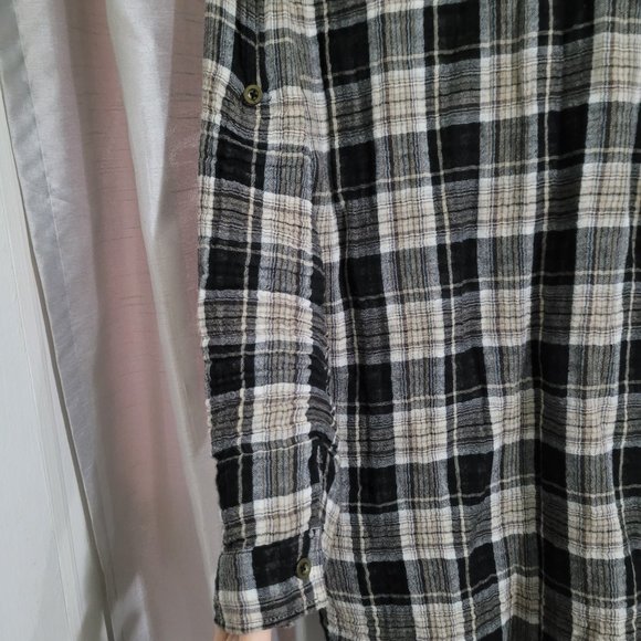 Love Stitch - Flannel Button Down - Size M - Picture 7 of 13